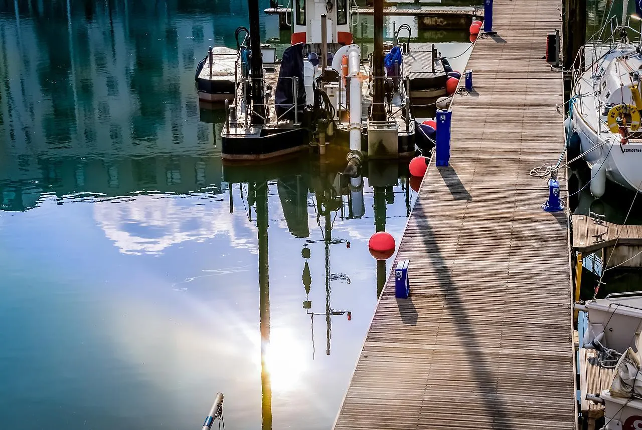 Rethink Serviced Apartments - Brighton Marina