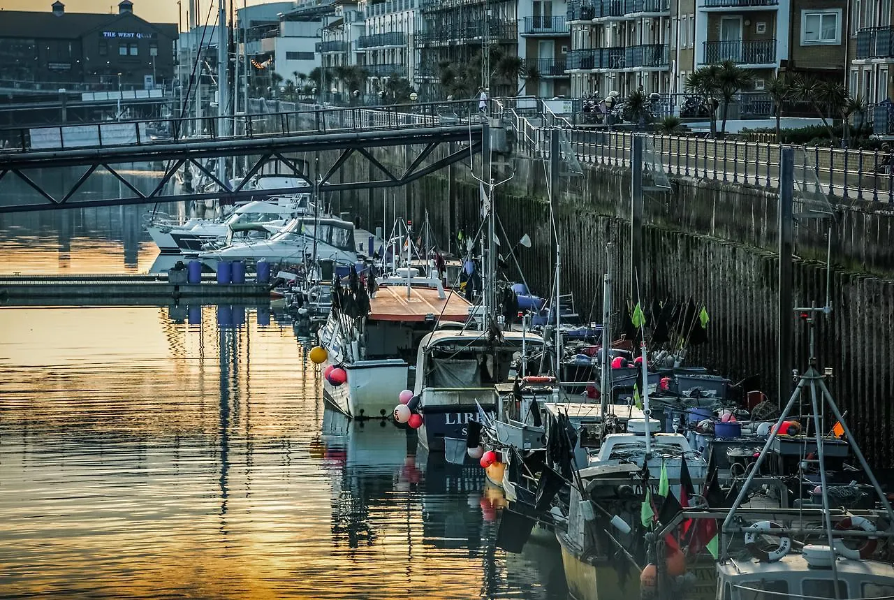 Rethink Serviced Apartments - Brighton Marina