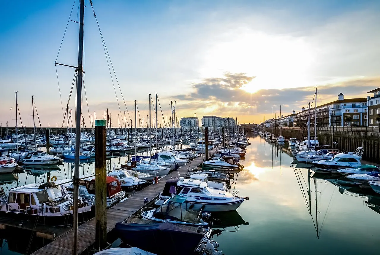 Rethink Serviced Apartments - Brighton Marina