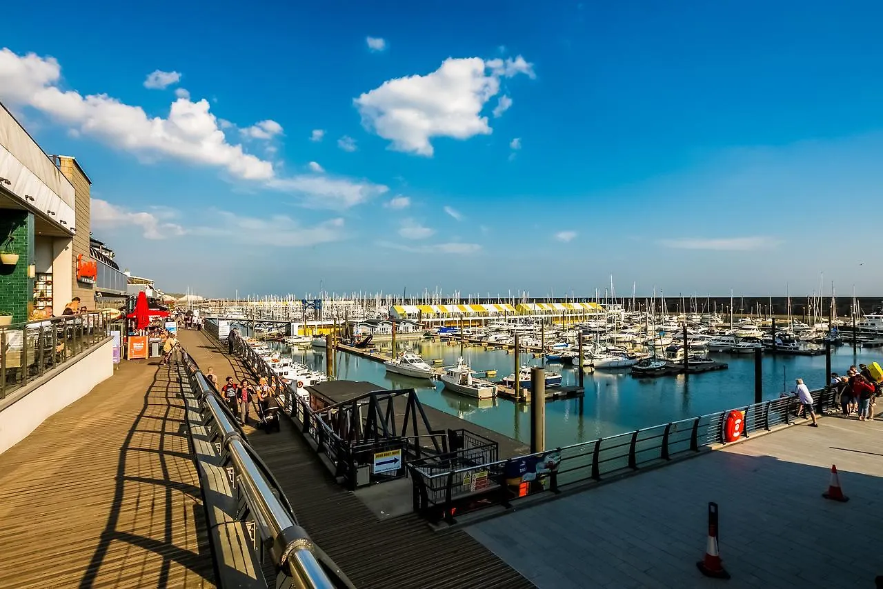 Rethink Serviced Apartments - Brighton Marina