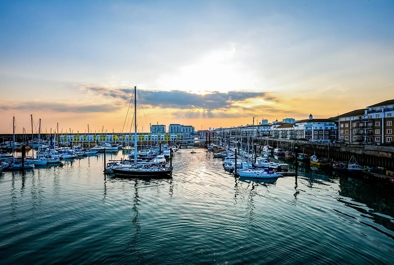 Rethink Serviced Apartments - Brighton Marina
