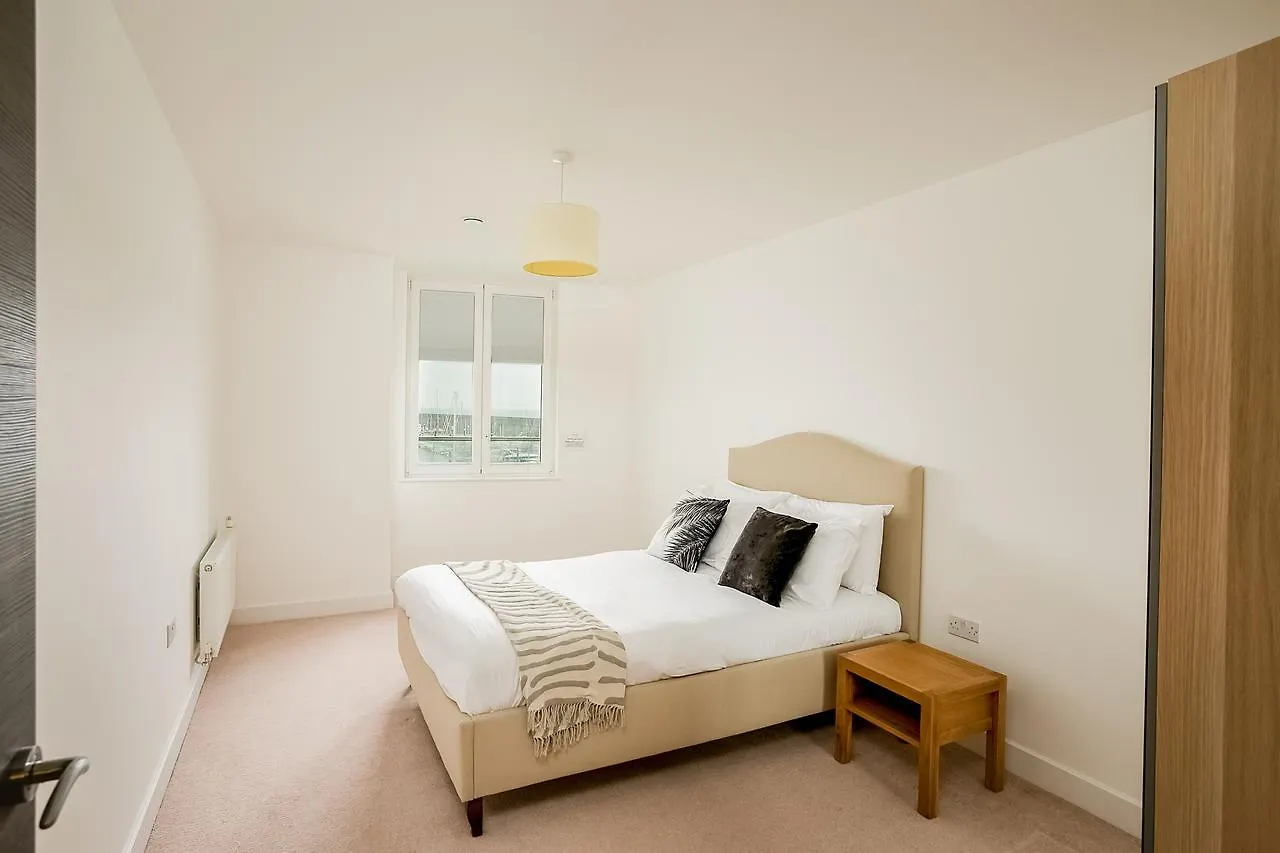 Rethink Serviced Apartments - Brighton Marina